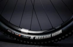 COMMENCAL META TR PEARL VIOLET 19 COMMENCAL META TR PEARL VIOLET -Sacoche vélo Magasin de vente 22METATRALC1508 08 2000