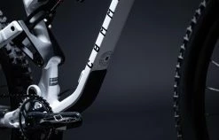 COMMENCAL META TR PURE WHITE 15 COMMENCAL META TR PURE WHITE -Sacoche vélo Magasin de vente 22METATRALC 04 2000