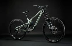 COMMENCAL SUPREME DH V5 ESSENTIAL HERITAGE GREEN 13 COMMENCAL SUPREME DH V5 ESSENTIAL HERITAGE GREEN -Sacoche vélo Magasin de vente 22SUPV5R 02 2000