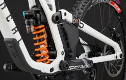 COMMENCAL SUPREME DH V5 SIGNATURE COIL PURE WHITE -Sacoche vélo Magasin de vente 22SUPV5TM 05 2000