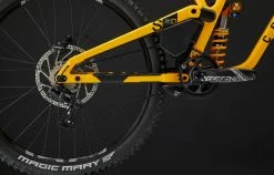 COMMENCAL SUPREME DH V5 OHLINS EDITION YELLOW -Sacoche vélo Magasin de vente 23SUPOH 07 2000